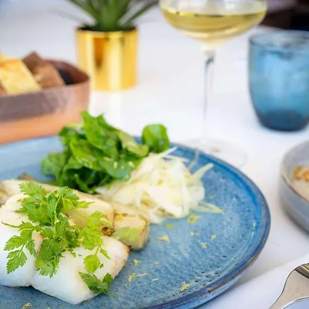 Mercure La Rochelle Vieux Port Szálloda 4*